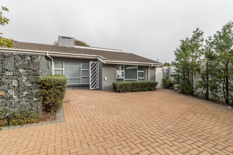 4 Bedroom Property for Sale in Schoongezicht Western Cape